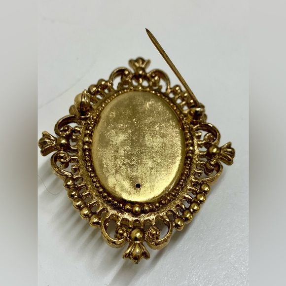 Mid Century Vintage Gold Tone Victorian Style Cameo Pinback Brooch Button - Picture 12 of 16